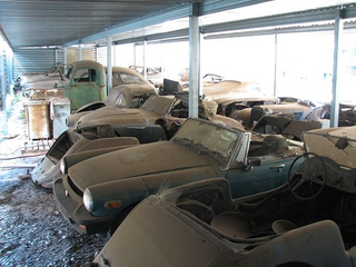 Illustration for article titled California Barn Find: 50 Vintage Cars, All Up For Sale!